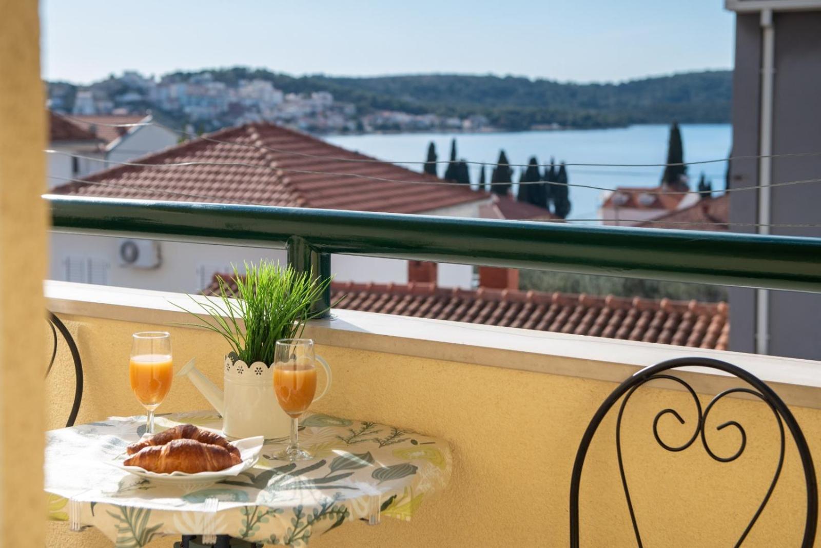 Apartment Anita Trogir Exterior foto