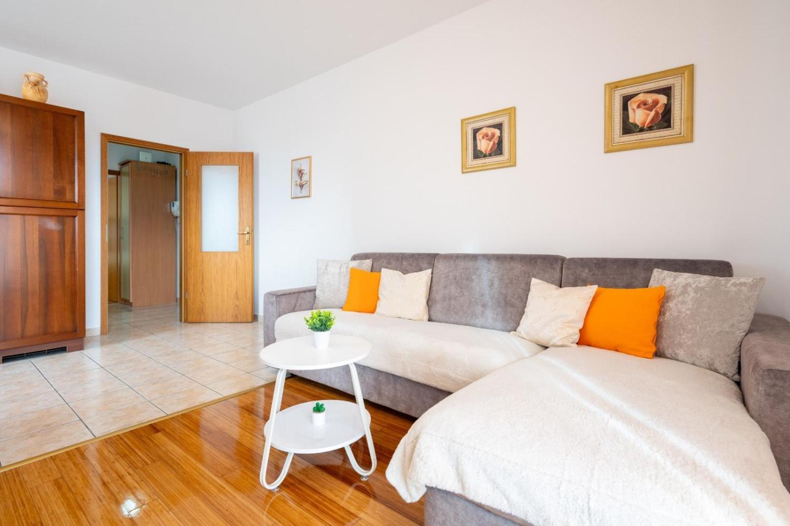 Apartment Anita Trogir Exterior foto