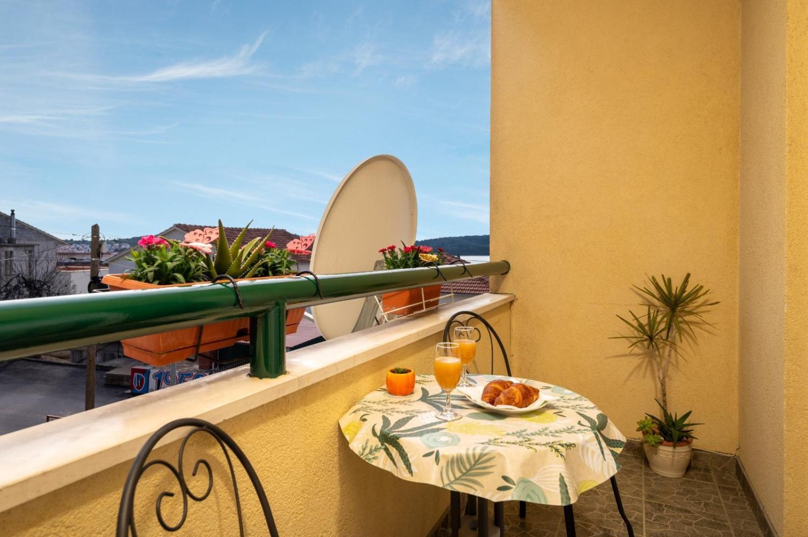 Apartment Anita Trogir Exterior foto