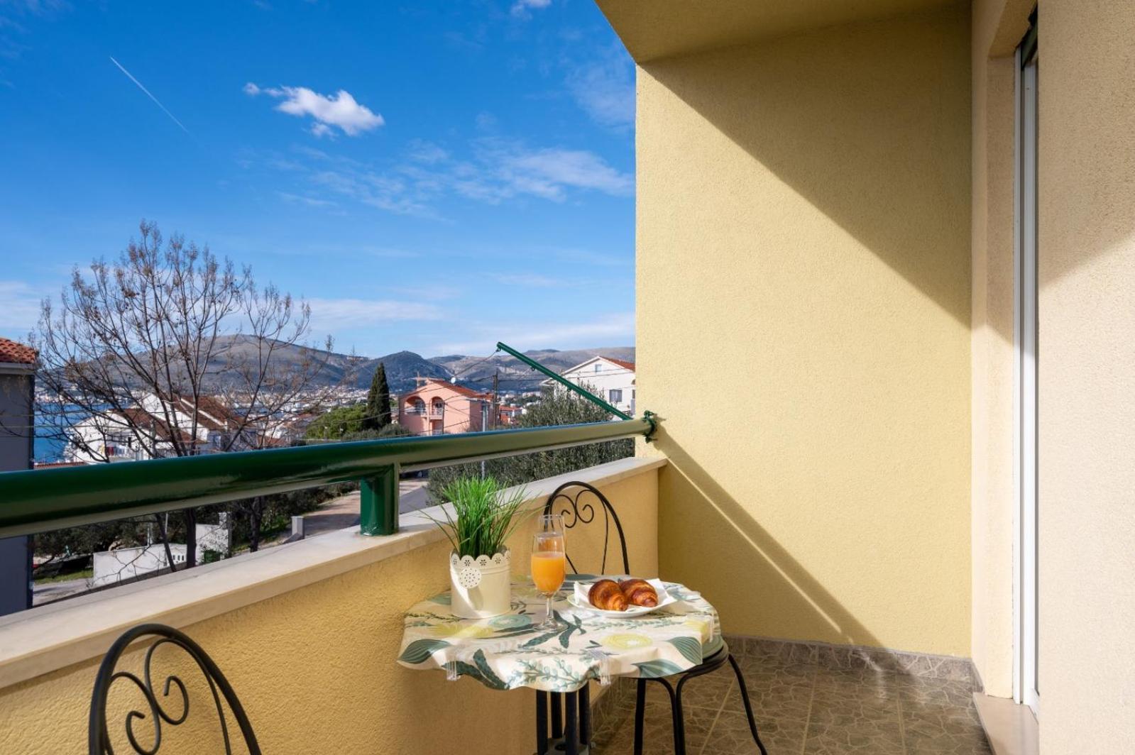 Apartment Anita Trogir Exterior foto