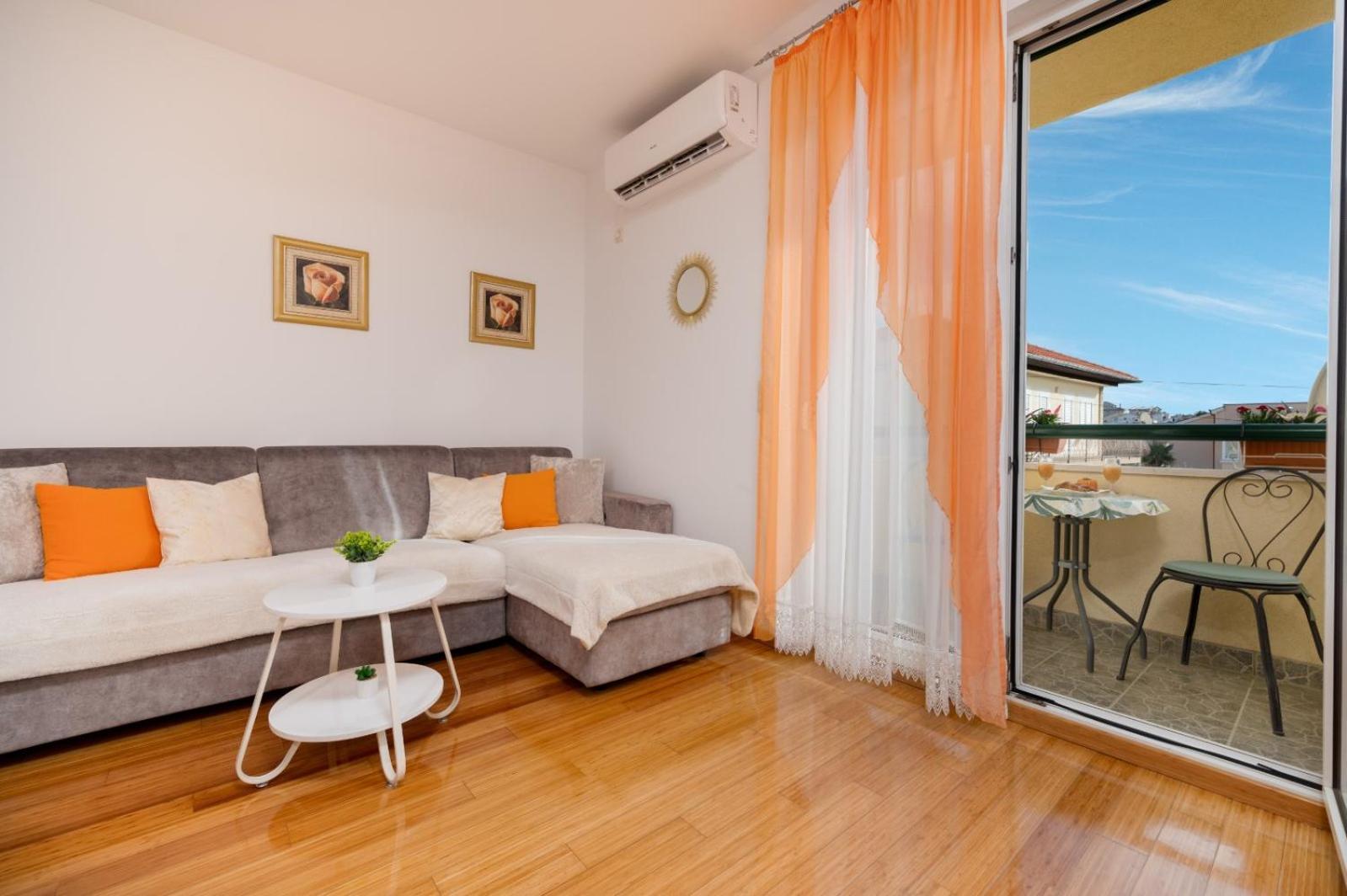 Apartment Anita Trogir Exterior foto